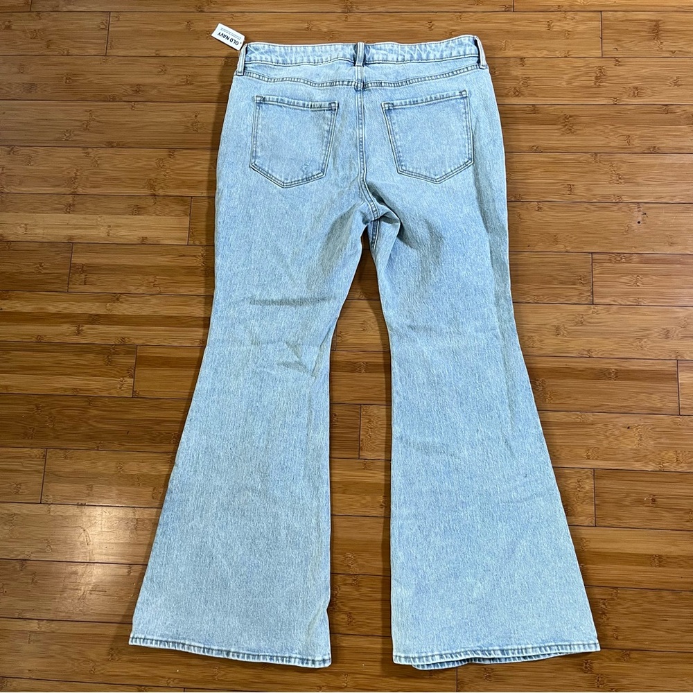 Old Navy Mid Rise Super Flare Light Wash Blue Jeans 70s Inspired NWT - Picture 3 of 11